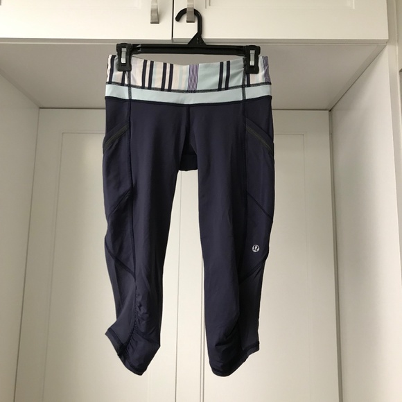 Lululemon Crop / Pants / Legging / Capris Women’s US 4 Navy - Picture 1 of 9